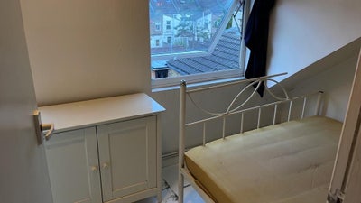 One single room Main Photo