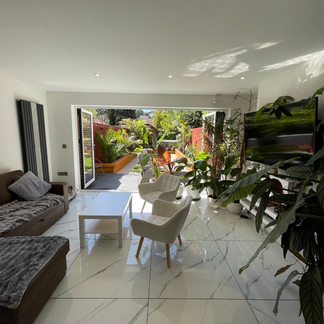 Large double room to rent bills included  Main Photo