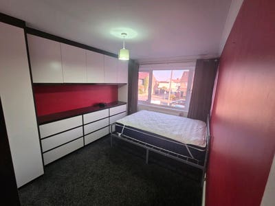 Room Rental – Stunning Property Available Main Photo