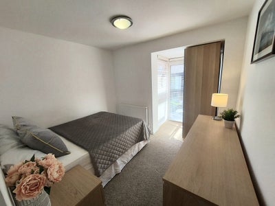 Double Room - Canada Water Main Photo