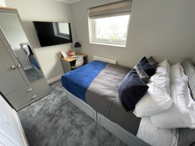 Double Room in a house share Main Photo