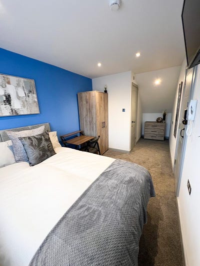 🌟Stunning Ensuite Rooms Available – Waterloo Rd✨ Main Photo