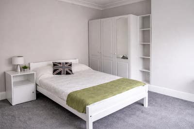 Rooms available from &pound;100 pw inc bils. Main Photo