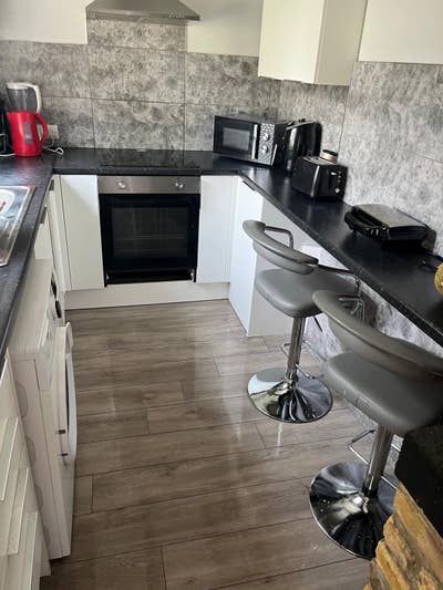 Huge Double room Ladies shared house Ubridge Main Photo