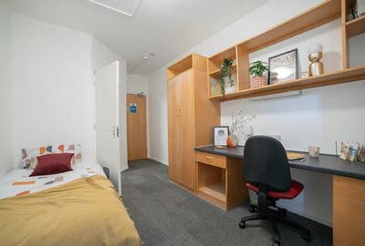 Single/Couple Stay near work- Now in Reduced price Main Photo