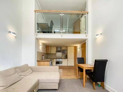 Luxury 2 Bed Duplex + Home Office | Bloomsbury Main Photo