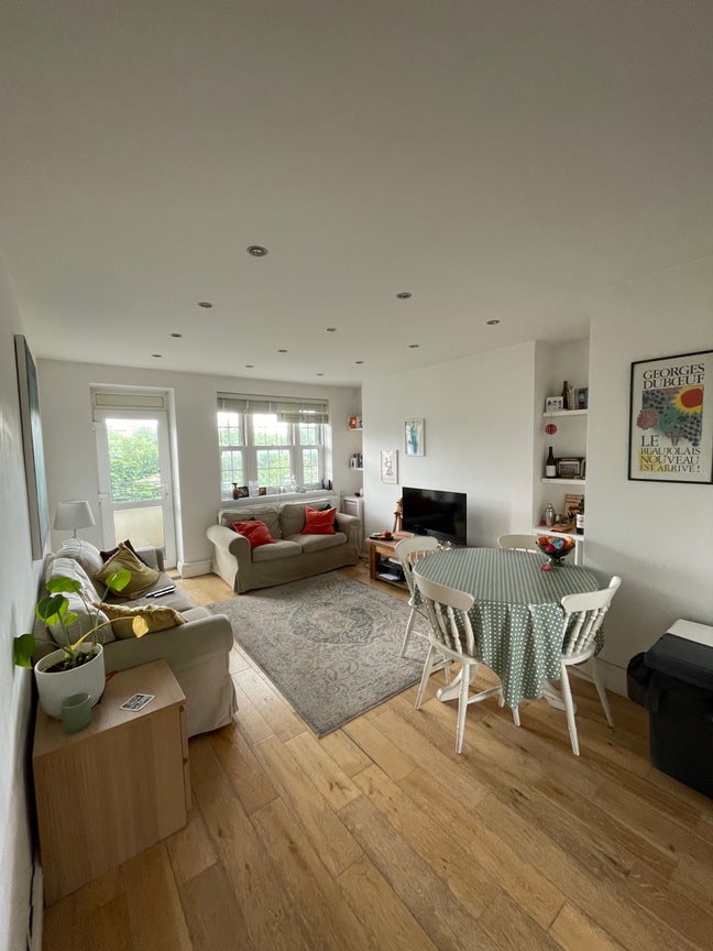 Room available in Wandsworth town Main Photo