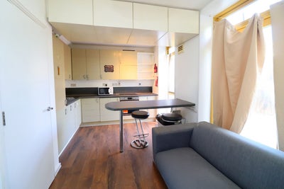 2 rooms in Greenwich SE10 in A modern Flat  Main Photo