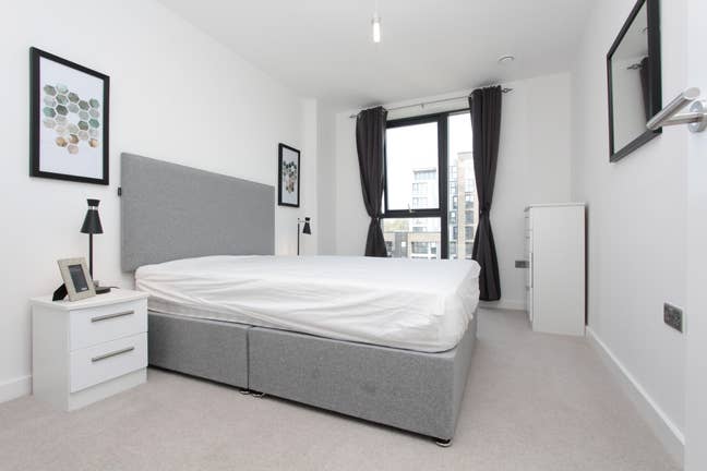 High Rise- Modern Double Room in Greenwich Main Photo