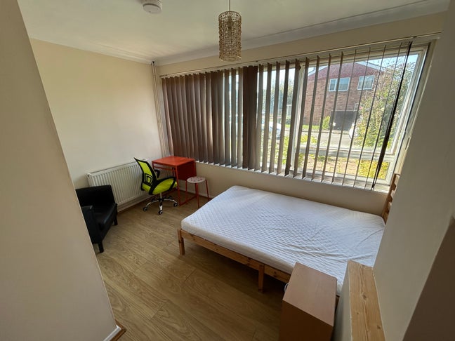Double Rooms in CB1 *Home Cleaned Weekly* Main Photo