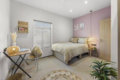 The Homely En-Suite Room - Belsize Avenue PE2 Main Photo