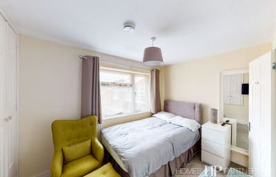 1 Bedroom House Share, Parkfield Close, Gossops Gr Main Photo