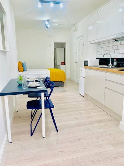 🏡 3X Studios Available to Let in – Dollis Hill Main Photo
