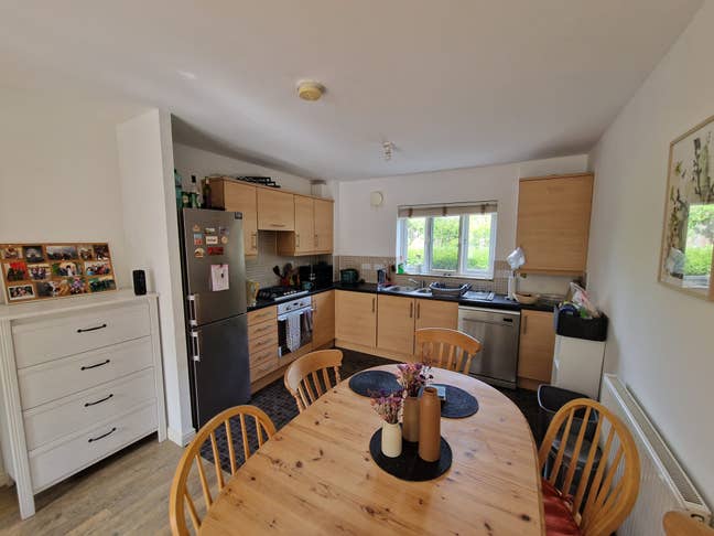 Single room available over summer Main Photo
