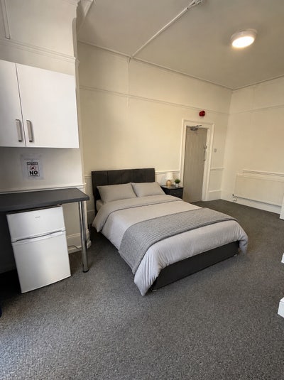 Wolverhampton City – En-Suite - All Bills Included Main Photo