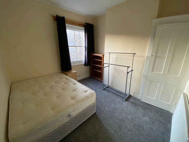 Nice Double Room in Clapham North/Stockwell!  Main Photo