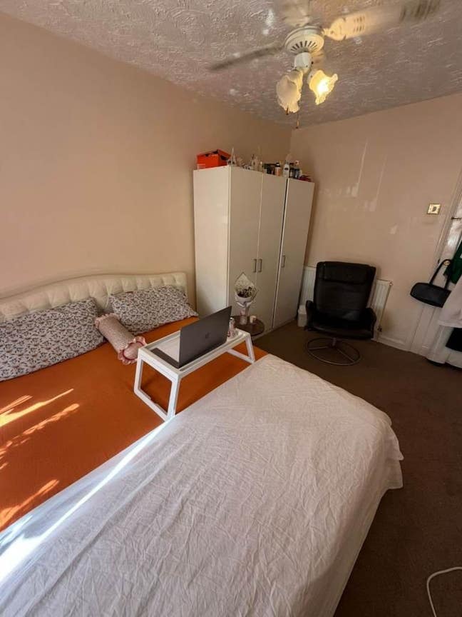 Double room is available for rent in - N9 0DP Main Photo