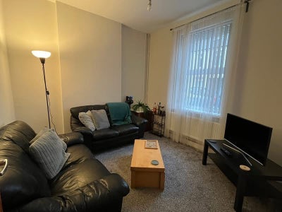 Student room to rent with 3 other students  Main Photo