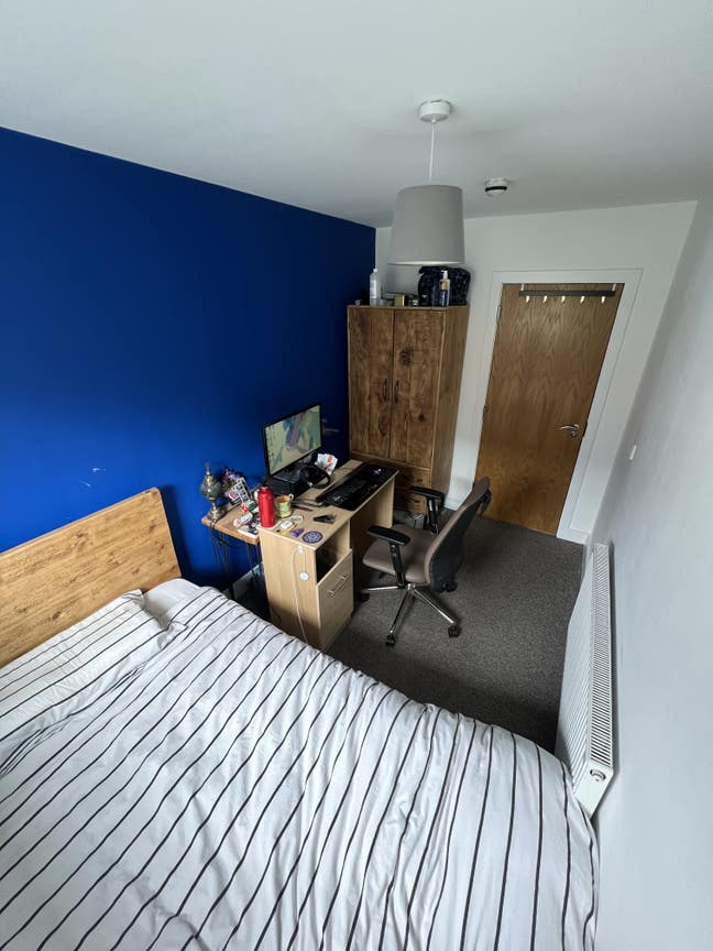 Single Room Available for 2 months Main Photo