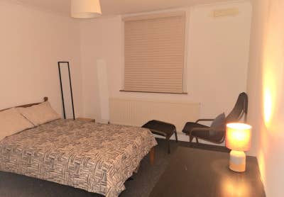 Spacious Double Room in Zone 1 Vauxhall-Oval SW8   Main Photo