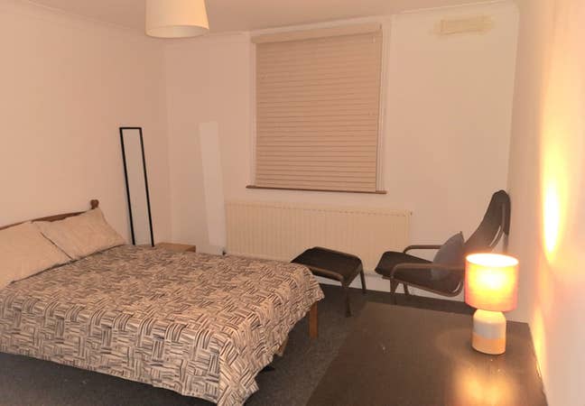 Spacious Double Room in Zone 1 Vauxhall-Oval SW8   Main Photo