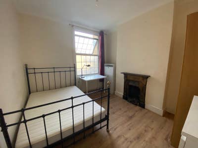 Cozy double room in Clapham North/Stockwell!  Main Photo