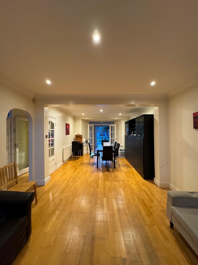 Double Room available in Kingsbury  Main Photo