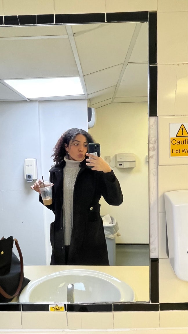 looking for preferably other women/mixed/queer Main Photo