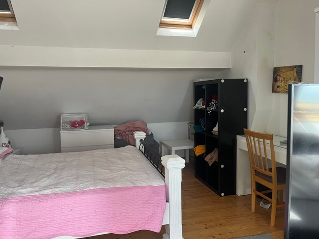 Quiet Furnished Double room en-suite  Main Photo