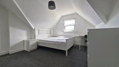 Double Rooms Available Main Photo