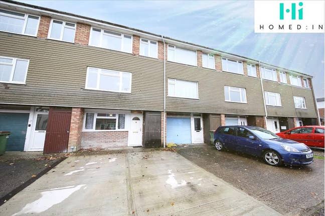 3 Double Rooms & 1 Single Room Available – Horsham Main Photo