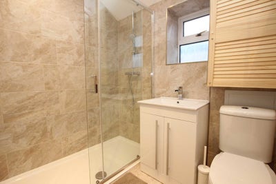 Elegant Ensuite Room - Town Centre! Main Photo
