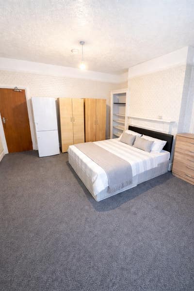 Double Room Available in Barking IG11 Main Photo