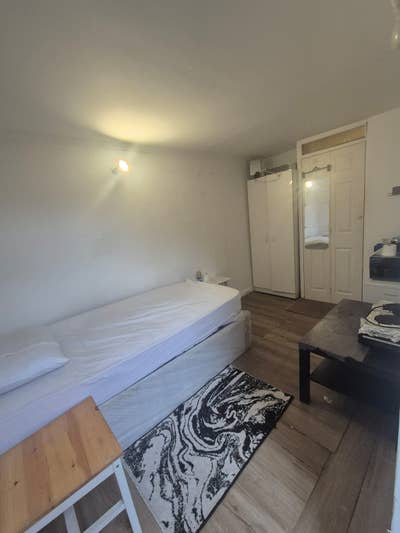 🏡1-Bed Annex Room| HA8 6EU | All Bills Inc Main Photo