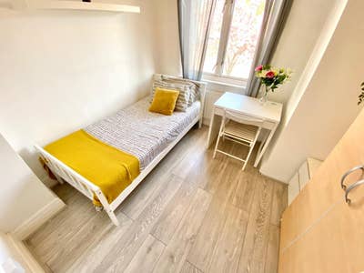 Single room -  all bills included Main Photo