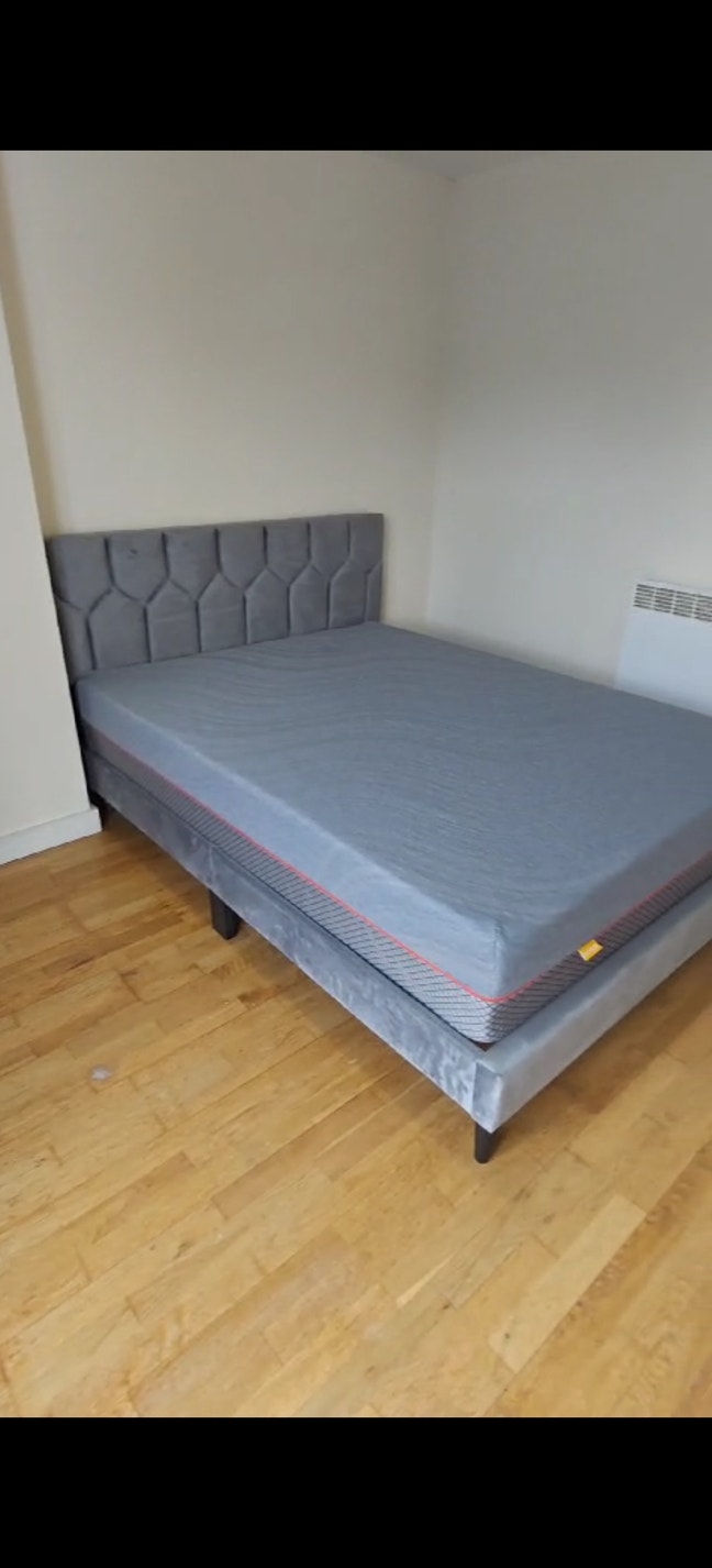 Spare room to rent Main Photo