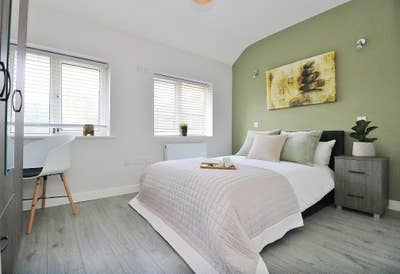 Modern Ensuite room in East Acton  Main Photo