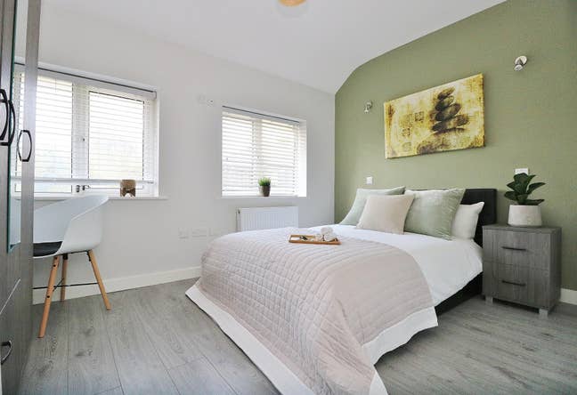 Modern Ensuite room in East Acton  Main Photo