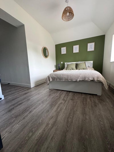 Spacious En-Suite Double Room - Bills Included Main Photo