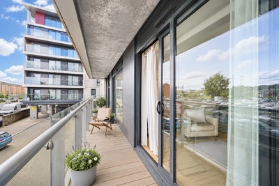 Stunning 2-Bed, 2-Bath Apartment in Prime Location Main Photo
