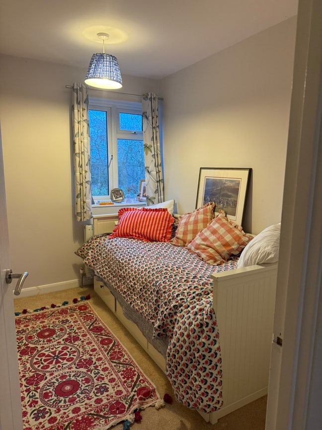 	Bright Double/Single Room in Maisonette – Availab Main Photo