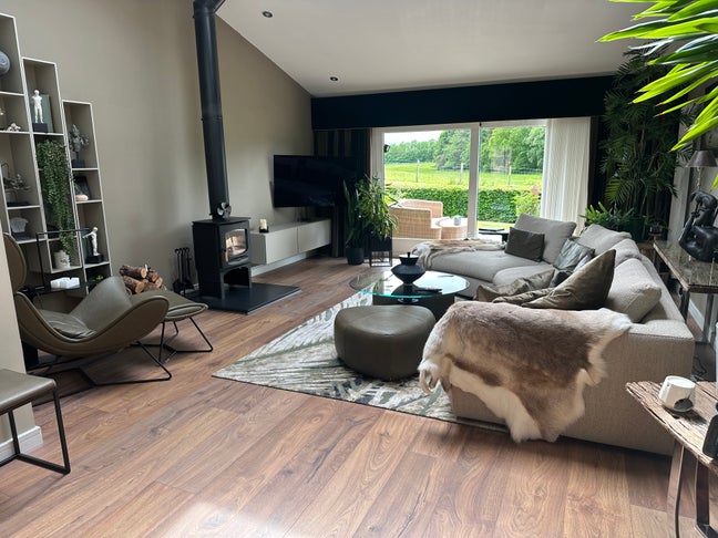 Luxury house in quiet area with own bathroom Main Photo