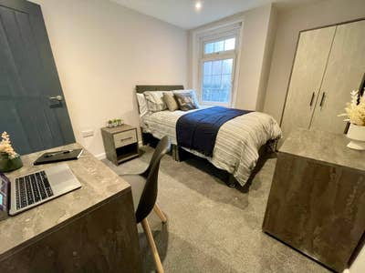 🤩 1 Large En-Suite • No Deposit Option (84Wr) Main Photo