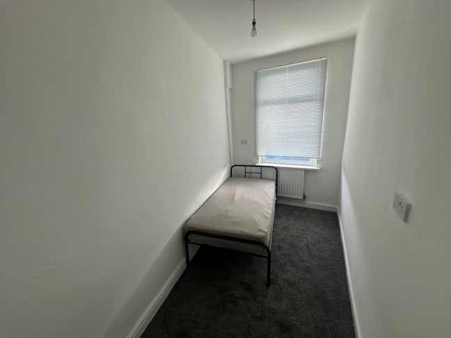 Self Contained Studio Flat All Bills Included  Main Photo