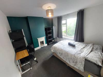 Last Double Room | 10 Mins to Uhcw/Citycentre Main Photo