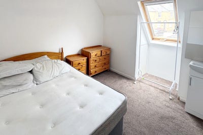 Ready Now - Double Room - East Cowes  Main Photo