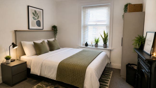 Double Ensuite | Town Centre | Deposit Free Main Photo