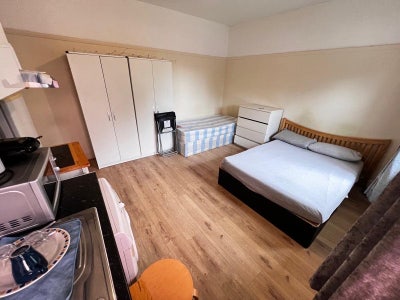 ✨ 🛌 Master Double Room to Let in - Neasden  Main Photo