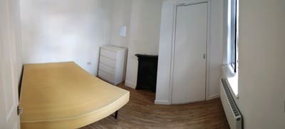 Large double room for rent in kingswood Main Photo