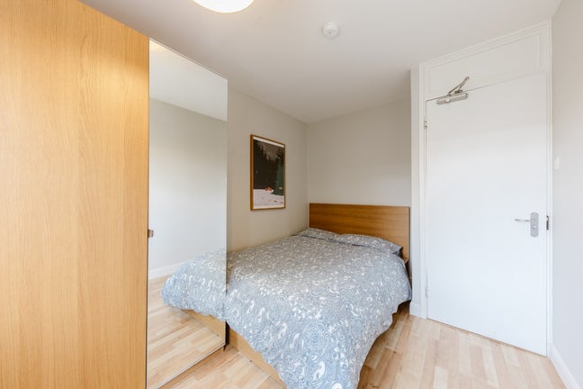 Double Room in Female Household | Bills Included Main Photo